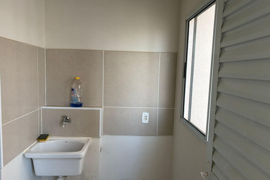 Área de serviço de apartamento para alugar com 2 quartos, 59m² em Morumbi, Uberlândia