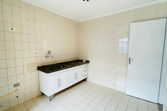 Banheiro de apartamento para alugar com 2 quartos, 50m² em Rio das Pedras, Cotia