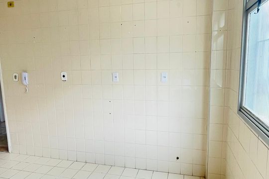 Cozinha e Área de Serviço de apartamento para alugar com 2 quartos, 50m² em Rio das Pedras, Cotia