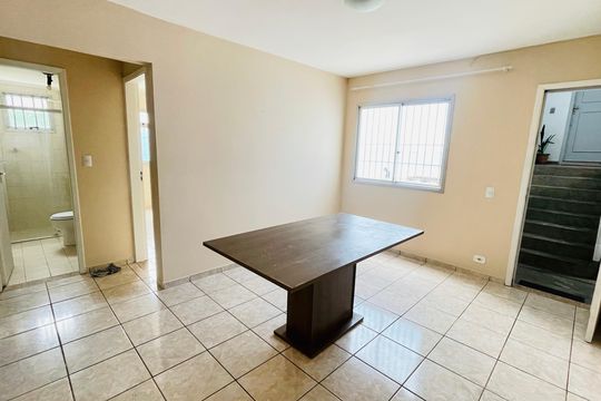 Sala de apartamento para alugar com 2 quartos, 50m² em Rio das Pedras, Cotia