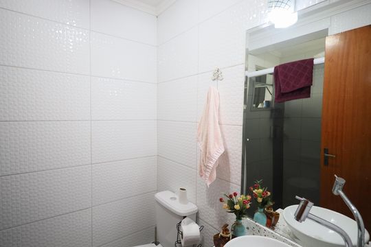 Banheiro de apartamento à venda com 2 quartos, 63m² em Jaguaribe, Osasco
