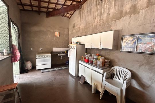 Casa para alugar com 3 quartos, 410m² em Milanez, Contagem