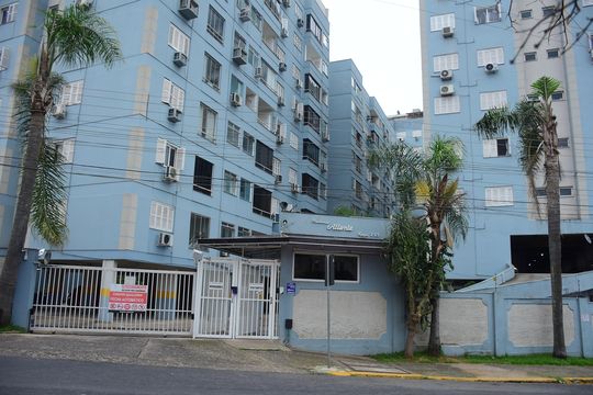 Fachada do residencial  de apartamento para alugar com 2 quartos, 78m² em Vila Cachoeirinha, Cachoeirinha
