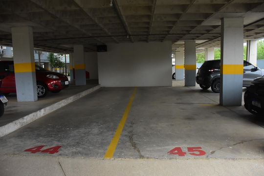 Vagas para carro de apartamento para alugar com 2 quartos, 78m² em Vila Cachoeirinha, Cachoeirinha