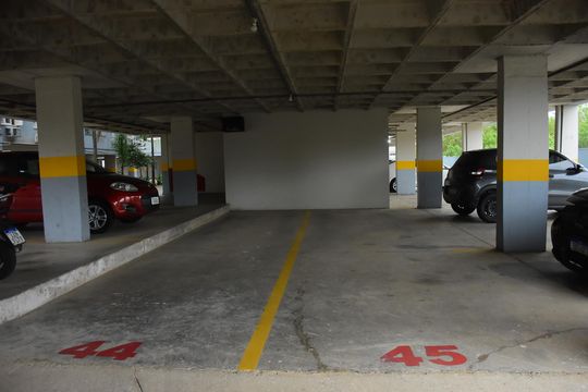 Vagas para carro de apartamento para alugar com 2 quartos, 78m² em Vila Cachoeirinha, Cachoeirinha