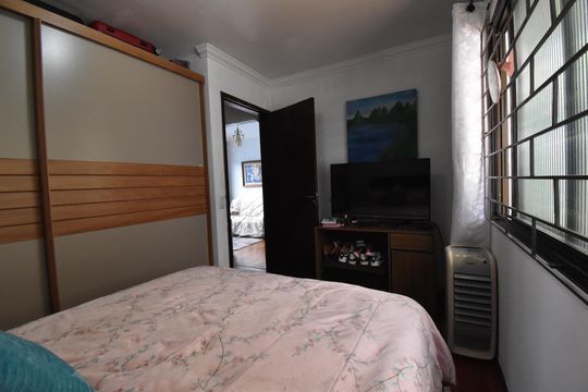 Quarto 2 de casa à venda com 3 quartos, 160m² em Xaxim, Curitiba