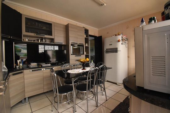 Cozinha de casa à venda com 3 quartos, 160m² em Xaxim, Curitiba