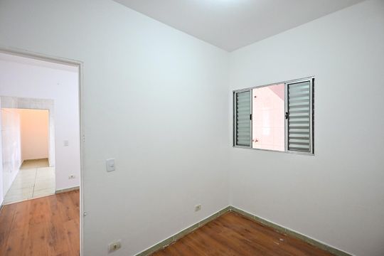 Quarto de casa para alugar com 1 quarto, 52m² em Jardim Oliveiras, Taboão da Serra