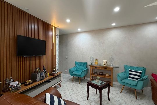 Casa para alugar com 3 quartos, 210m² em Vila Merces, Carapicuíba