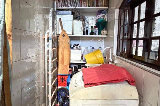 Casa para alugar com 3 quartos, 210m² em Vila Merces, Carapicuíba