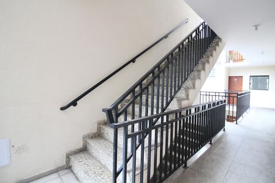 Escada  de apartamento para alugar com 2 quartos, 40m² em Cidade Antônio Estêvão de Carvalho, São Paulo