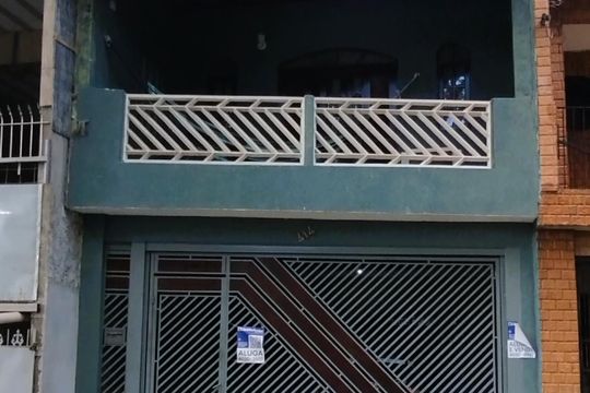 Fachada  de casa para alugar com 2 quartos, 110m² em Cidade Satelite Santa Barbara, São Paulo
