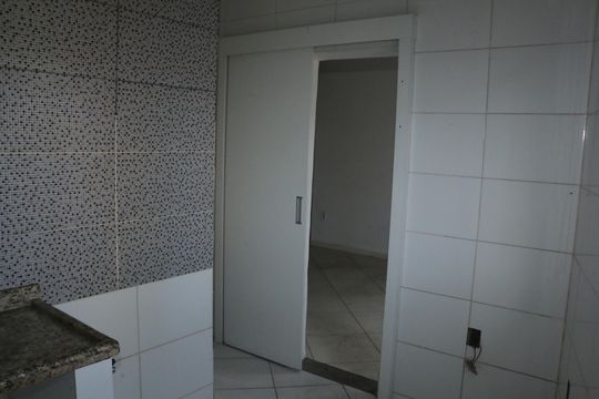 Cozinha de casa para alugar com 1 quarto, 70m² em Califórnia, Nova Iguaçu