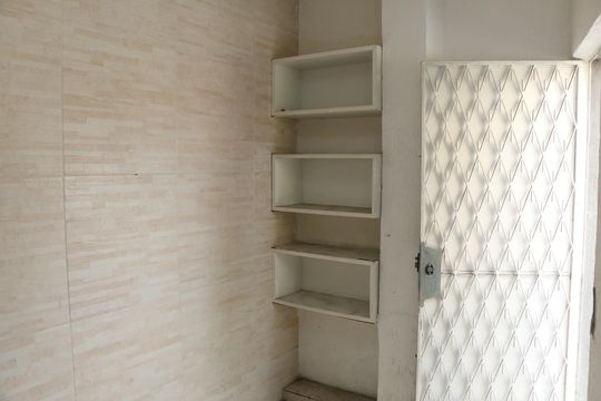 Hall de entrada de casa para alugar com 1 quarto, 70m² em Califórnia, Nova Iguaçu