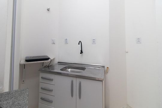 Cozinha de apartamento para alugar com 1 quarto, 27m² em Cidade Baixa, Porto Alegre