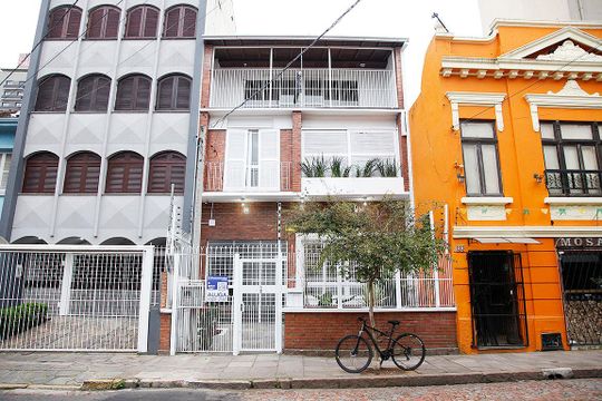 Fachada de apartamento para alugar com 1 quarto, 33m² em Cidade Baixa, Porto Alegre