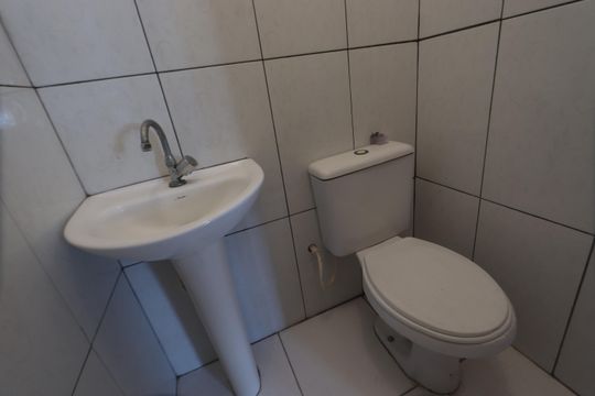 Banheiro de casa para alugar com 1 quarto, 38m² em Parque Colonial, São Paulo