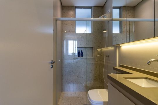 Banheiro Suíte de apartamento à venda com 2 quartos, 80m² em Calafate, Belo Horizonte