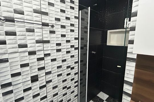 Banheiro 1 de casa de condomínio para alugar com 2 quartos, 56m² em Água Chata, Guarulhos