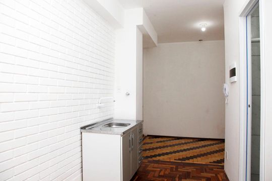 Cozinha de apartamento para alugar com 1 quarto, 30m² em Cidade Baixa, Porto Alegre