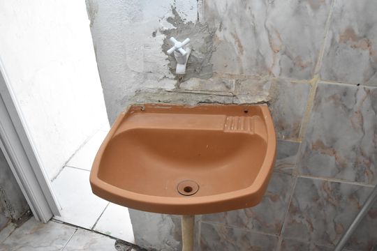 Banheiro de casa para alugar com 1 quarto, 40m² em Jundiaí Mirim, Jundiaí