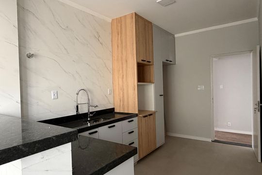 Cozinha e Área de Serviço de apartamento para alugar com 2 quartos, 122m² em Gonzaga, Santos