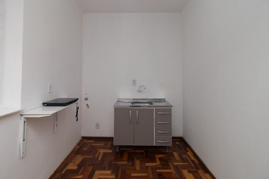 Cozinha de apartamento para alugar com 1 quarto, 28m² em Cidade Baixa, Porto Alegre