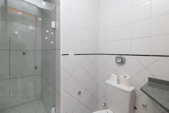 Banheiro de apartamento para alugar com 1 quarto, 28m² em Cidade Baixa, Porto Alegre