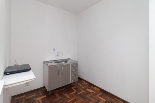 Cozinha de apartamento para alugar com 1 quarto, 28m² em Cidade Baixa, Porto Alegre
