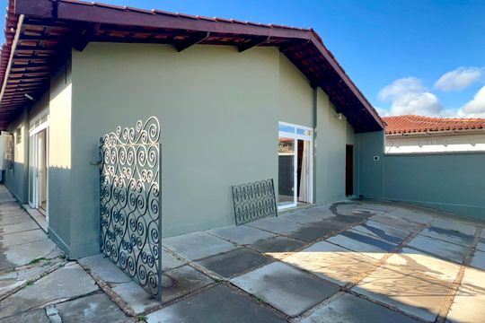 Garagem de casa para alugar com 3 quartos, 170m² em Vila Madalena, São Paulo