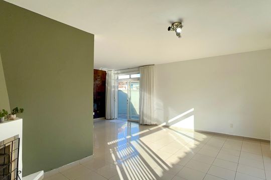 Sala de casa para alugar com 3 quartos, 170m² em Vila Madalena, São Paulo