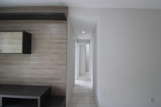 Sala - Corredor de apartamento à venda com 3 quartos, 65m² em Taquara, Rio de Janeiro