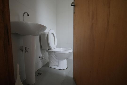 Banheiro Social de kitnet/studio à venda com 1 quarto, 265m² em Jardim Ocara, Santo André
