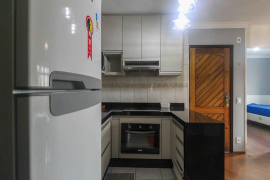 Cozinha de apartamento para alugar com 2 quartos, 48m² em Cidade Líder, São Paulo