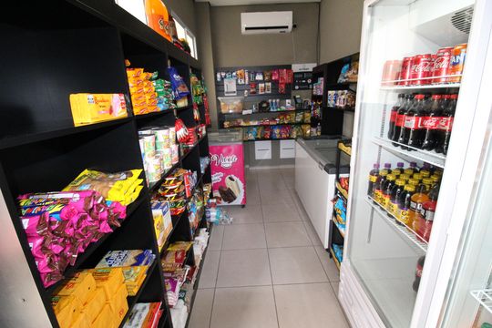 Área comum - Mini Mercado de apartamento para alugar com 2 quartos, 43m² em Parque dos Ipes, São José dos Campos