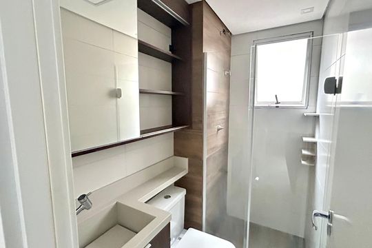 Banheiro de apartamento para alugar com 2 quartos, 48m² em Jardim Albertina, Guarulhos