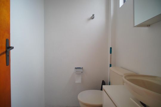 Banheiro de apartamento para alugar com 1 quarto, 42m² em Centro, São Leopoldo