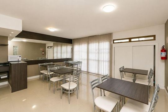 Área externa de apartamento para alugar com 2 quartos, 80m² em Petrópolis, Porto Alegre