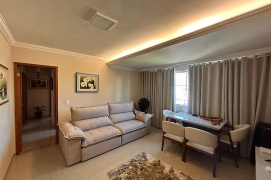 Apartamento à venda com 2 quartos, 78m² em Cabral, Contagem