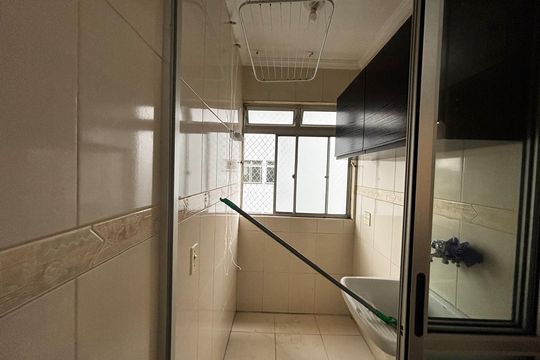 Área de serviço de apartamento para alugar com 2 quartos, 50m² em Vila Cruz das Almas, São Paulo