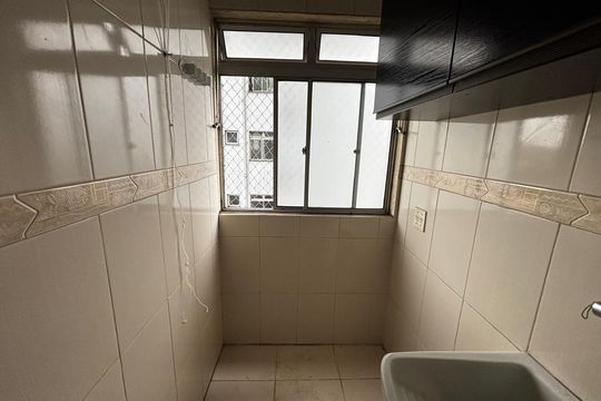 Área de serviço de apartamento para alugar com 2 quartos, 50m² em Vila Cruz das Almas, São Paulo