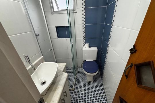 Banheiro de apartamento para alugar com 2 quartos, 50m² em Vila Cruz das Almas, São Paulo