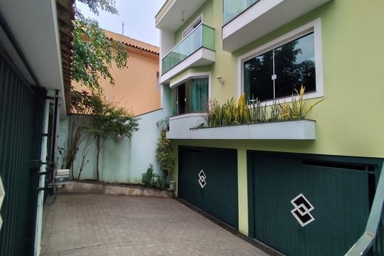 Área externa de casa à venda com 3 quartos, 240m² em Jardim São Paulo, São Paulo