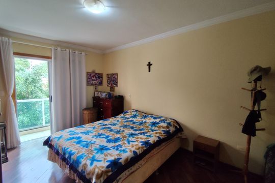 Quarto de casa à venda com 3 quartos, 240m² em Jardim São Paulo, São Paulo