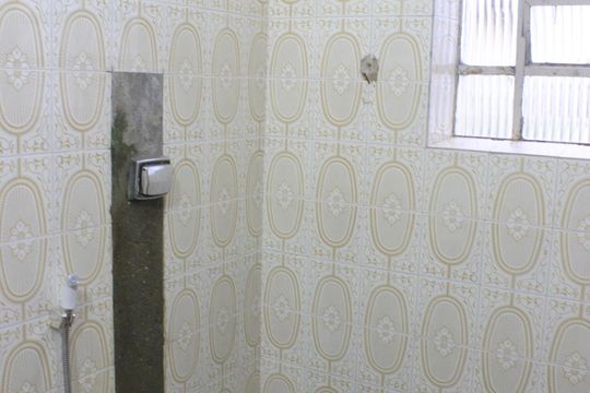 Banheiro social  de casa à venda com 3 quartos, 277m² em Vila Galvão, Guarulhos