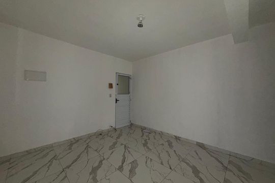 Casa para alugar com 1 quarto, 70m² em Vila Terezinha, Carapicuíba