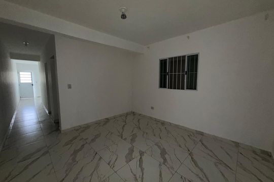 Casa para alugar com 1 quarto, 70m² em Vila Terezinha, Carapicuíba