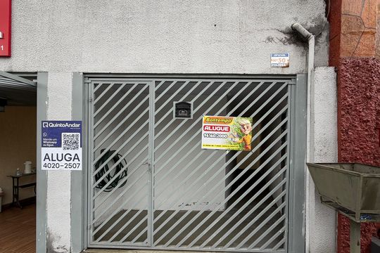 Casa para alugar com 1 quarto, 70m² em Vila Terezinha, Carapicuíba