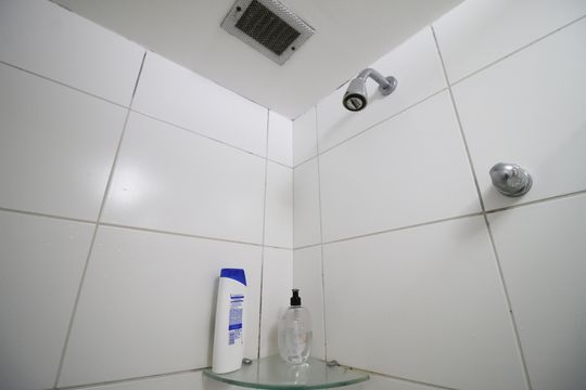 Banheiro de apartamento para alugar com 2 quartos, 67m² em Barra Olímpica, Rio de Janeiro