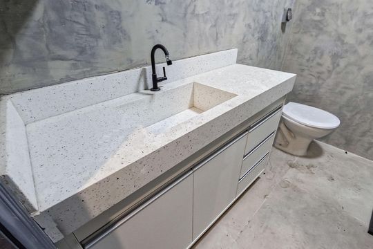 Casa para alugar com 4 quartos, 220m² em Parque Sao Domingos, São Paulo